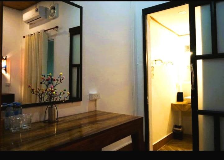 Villa Sala Vanna サワンナケート エクステリア 写真